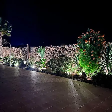 Casa Fuertes Βίλα La Oliva