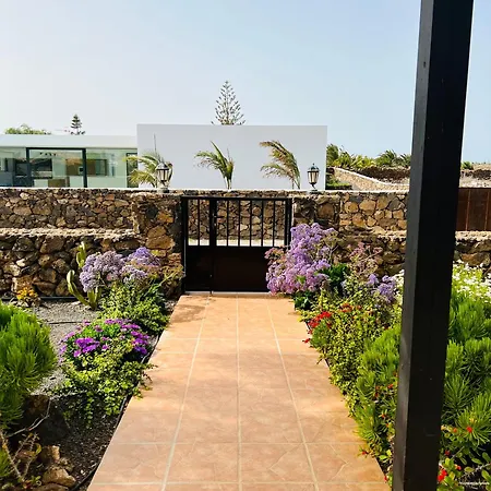 Casa Fuertes Villa La Oliva