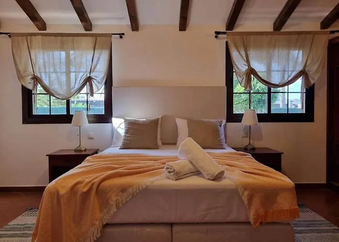 Casa Fuertes Villa *