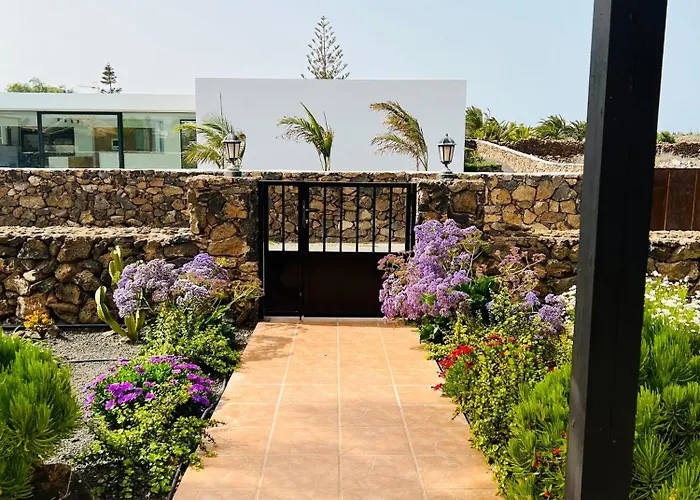 Casa Fuertes Villa La Oliva